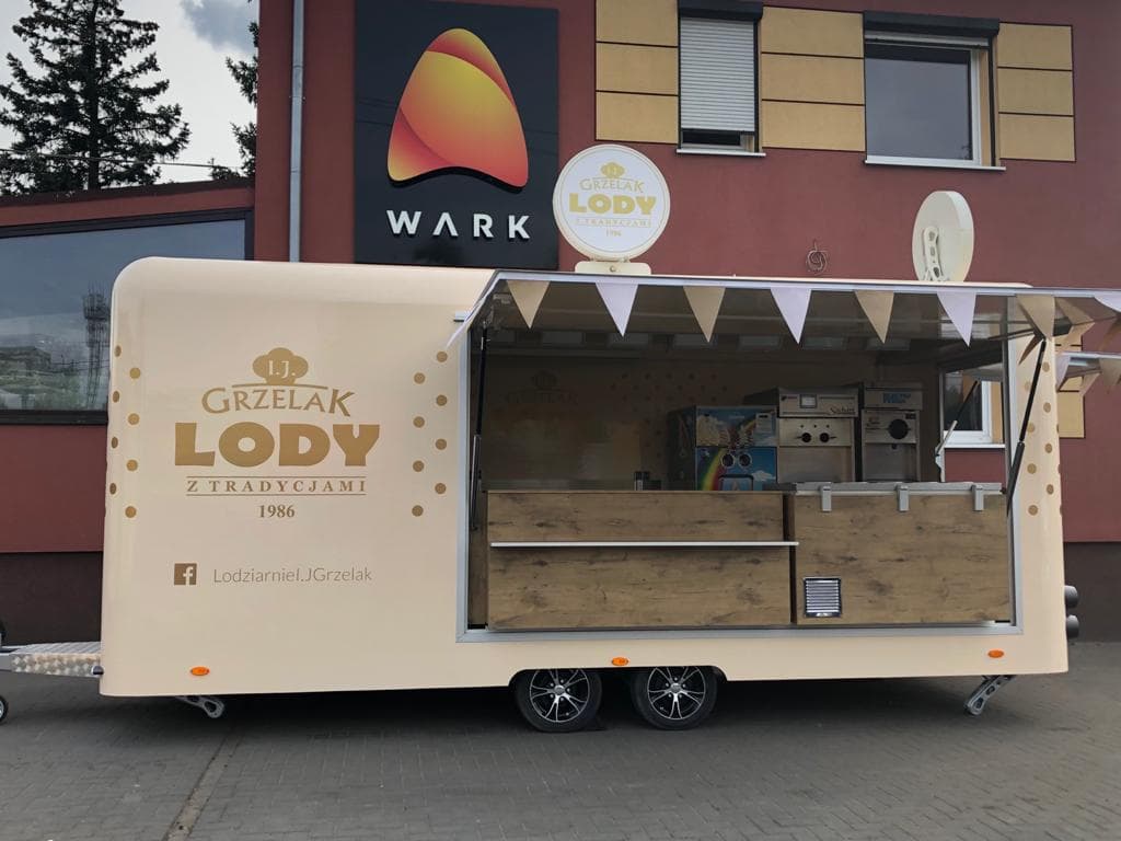 Przyczepa gastronomiczna Premium 6m – lody, gofry zdjęcie